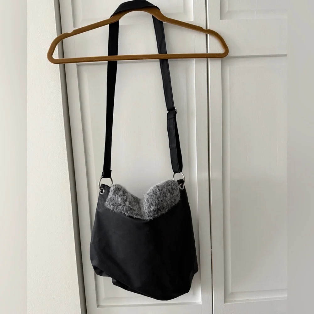 Vintage Faux Leather & Faux Fur Hobo Bag Black Crossbody Slouchy Y2K - Picture 7 of 10